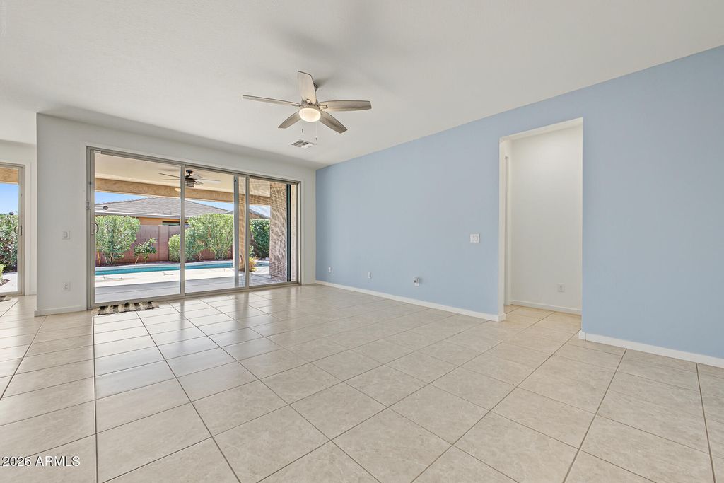 14389 W VOLTAIRE Street, Surprise, AZ 85379 — photo 5