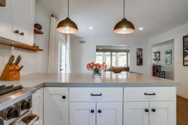 20619 Martha, Woodland Hills, CA 91367