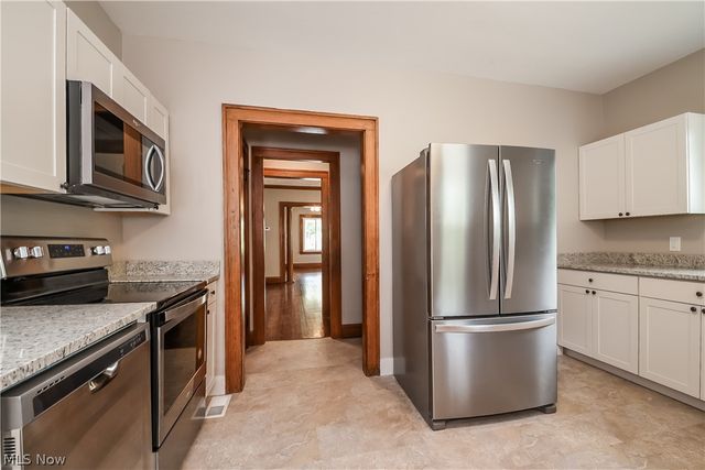 1477 Northland Avenue, Lakewood, OH 44107