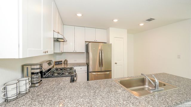 5926 Seaside, Converse, TX 78109