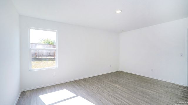 5926 Seaside, Converse, TX 78109