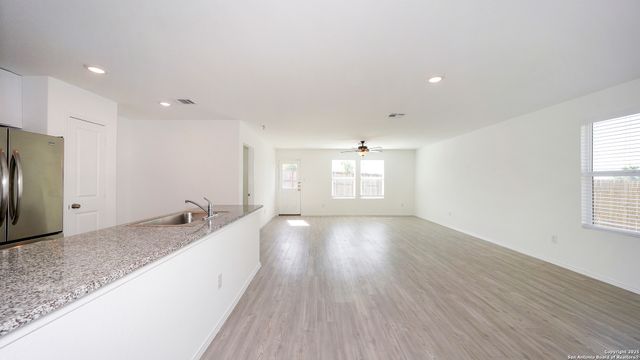 5926 Seaside, Converse, TX 78109