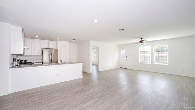 5926 Seaside, Converse, TX 78109