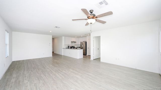 5926 Seaside, Converse, TX 78109