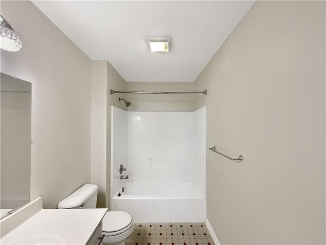 603 Old Paint Road, Raymore, MO 64083