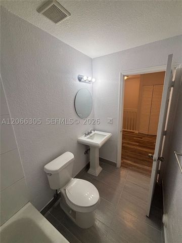 14084 NE 2nd Ave 14084, Miami, FL 33161
