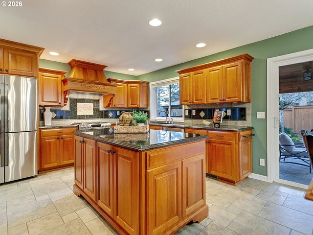 11074 Se WESTCHESTER Ave, Happy Valley, OR 97086