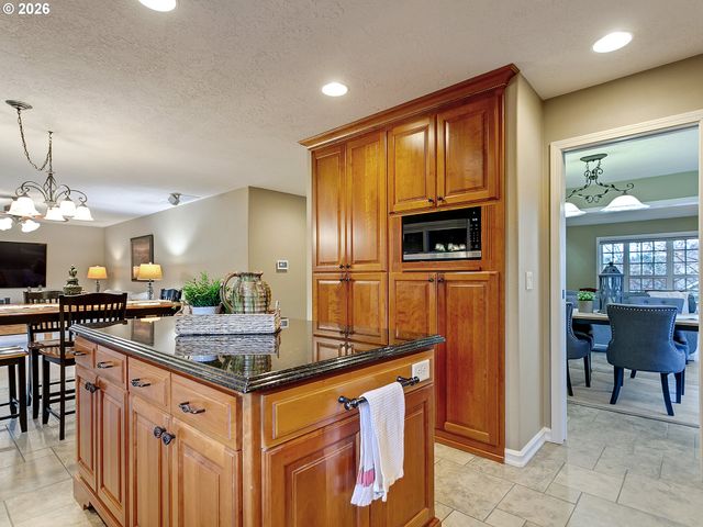 11074 Se WESTCHESTER Ave, Happy Valley, OR 97086