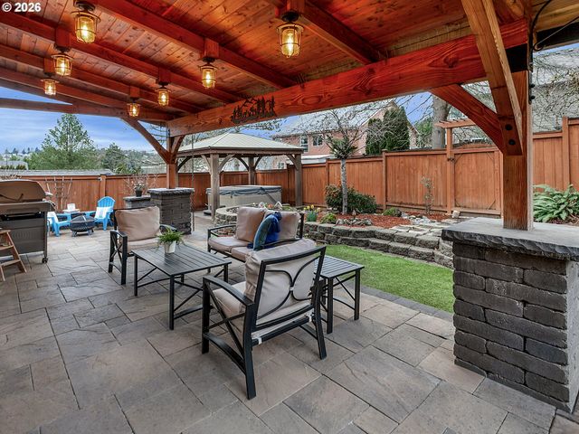 11074 Se WESTCHESTER Ave, Happy Valley, OR 97086