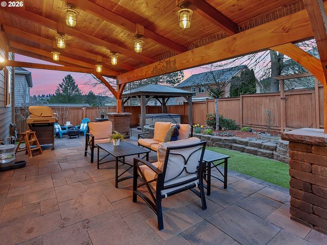 11074 Se WESTCHESTER Ave, Happy Valley, OR 97086