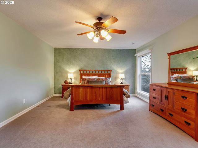 11074 Se WESTCHESTER Ave, Happy Valley, OR 97086