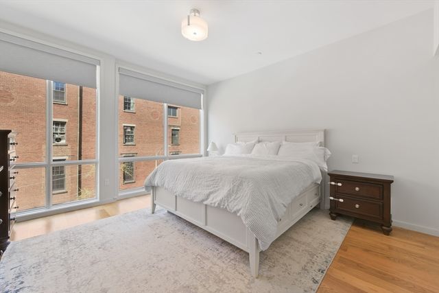 531-533 E 2nd St 201, Boston, MA 02127