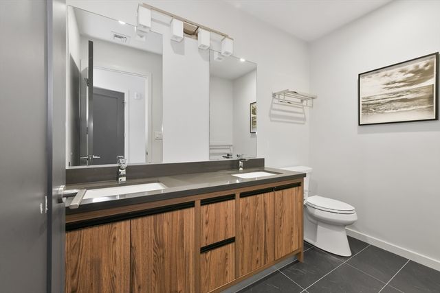 531-533 E 2nd St 201, Boston, MA 02127