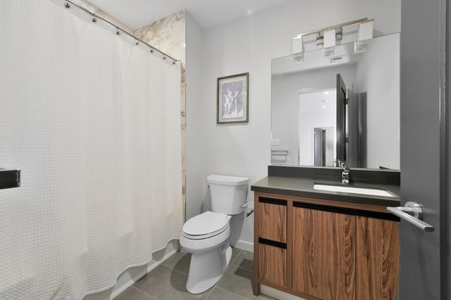 531-533 E 2nd St 201, Boston, MA 02127