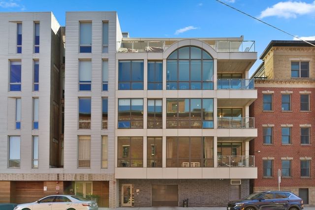 531-533 E 2nd St 201, Boston, MA 02127