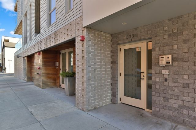 531-533 E 2nd St 201, Boston, MA 02127