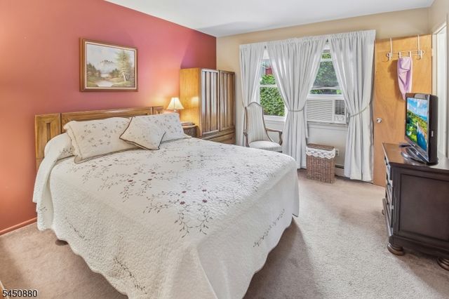 110 Marne Rd, Hopatcong Boro, NJ 07843