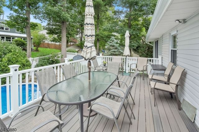 110 Marne Rd, Hopatcong Boro, NJ 07843