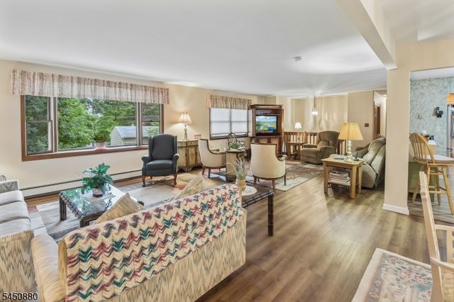 110 Marne Rd, Hopatcong Boro, NJ 07843
