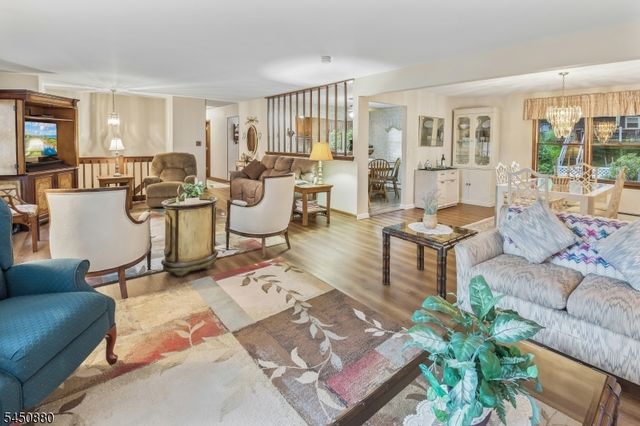110 Marne Rd, Hopatcong Boro, NJ 07843