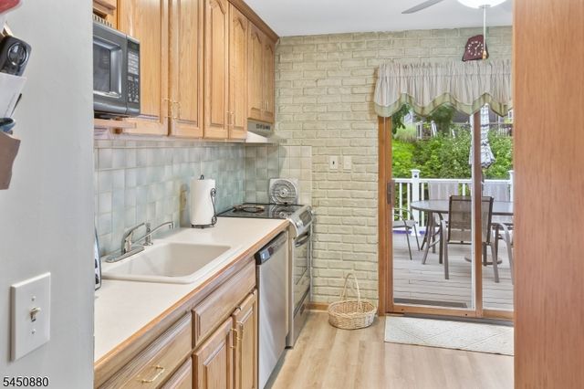 110 Marne Rd, Hopatcong Boro, NJ 07843