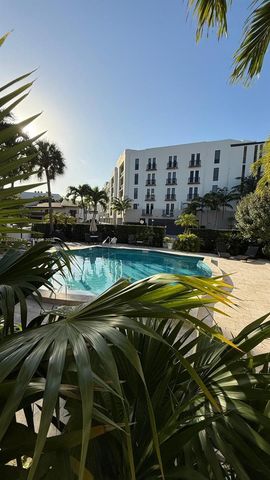 2600 Cardena Street 13, Coral Gables, FL 33134