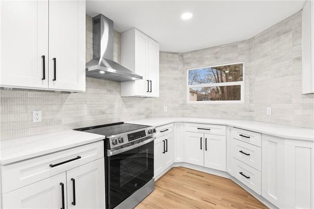 9625 Beverly Drive, Overland Park, KS 66207