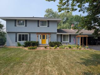 2755 Olive Lane N, Plymouth, MN 55447