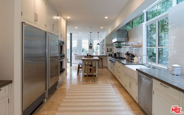 12307 7th Helena Drive, Los Angeles, CA 90049