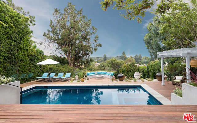 12307 7th Helena Drive, Los Angeles, CA 90049