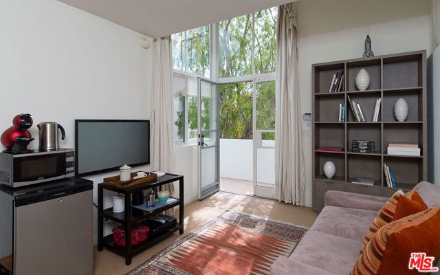 12307 7th Helena Drive, Los Angeles, CA 90049