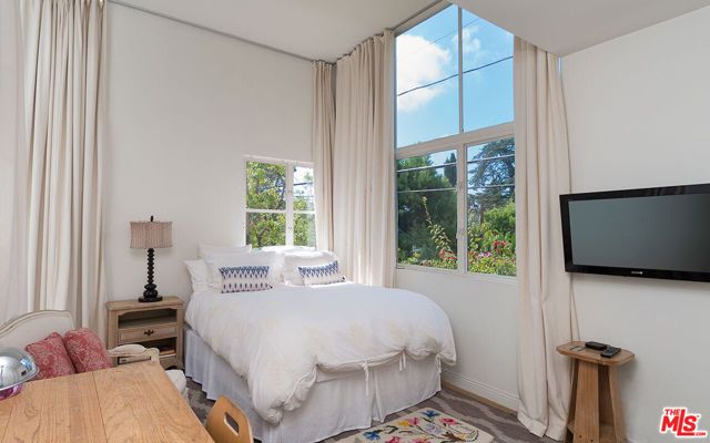 12307 7th Helena Drive, Los Angeles, CA 90049