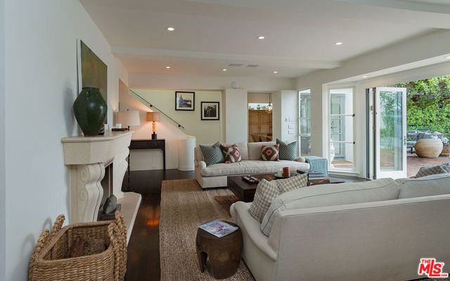 12307 7th Helena Drive, Los Angeles, CA 90049