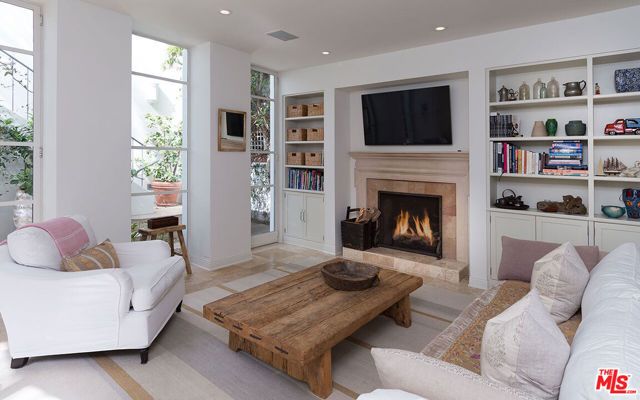 12307 7th Helena Drive, Los Angeles, CA 90049