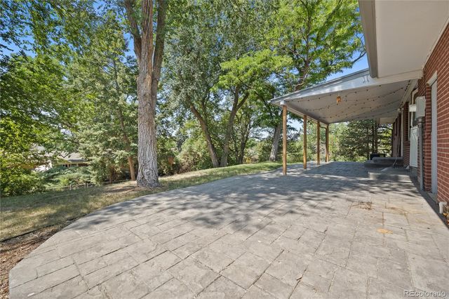 8206 E Lehigh Avenue, Denver, CO 80237
