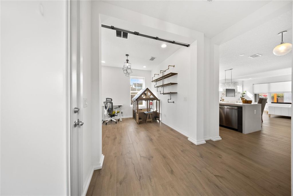 Image 13 of property listing at 13949 HAHN LANE, Orlando, FL 32827