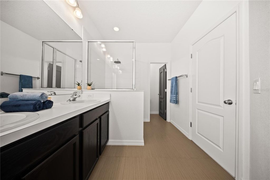 Image 18 of property listing at 13949 HAHN LANE, Orlando, FL 32827