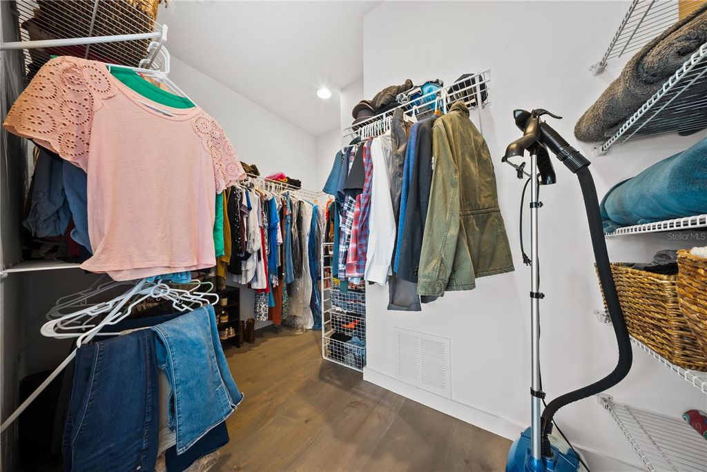 Image 33 of property listing at 13949 HAHN LANE, Orlando, FL 32827