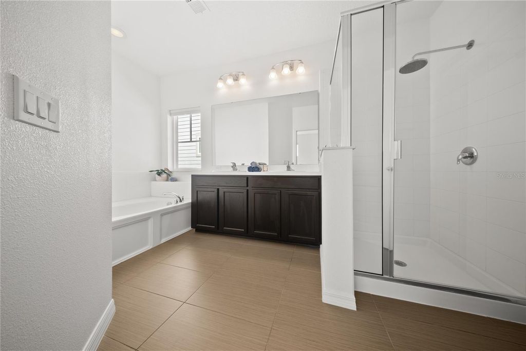 Image 34 of property listing at 13949 HAHN LANE, Orlando, FL 32827