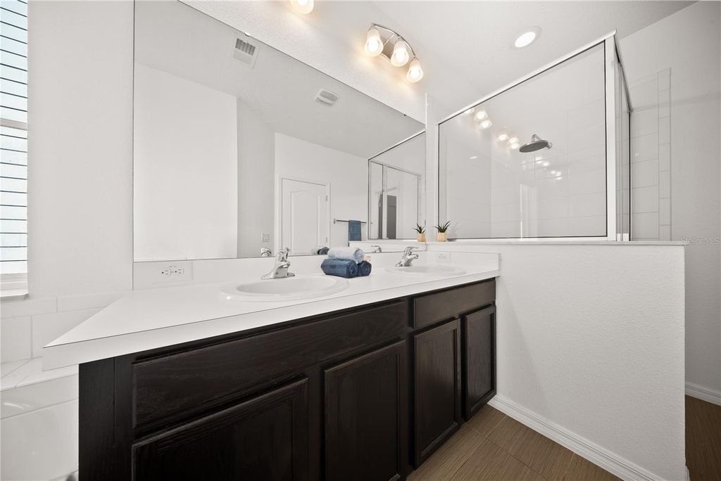 Image 35 of property listing at 13949 HAHN LANE, Orlando, FL 32827