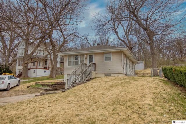 820 Chicago Avenue, Plattsmouth, NE 68048