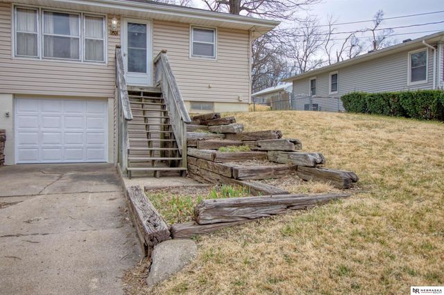 820 Chicago Avenue, Plattsmouth, NE 68048