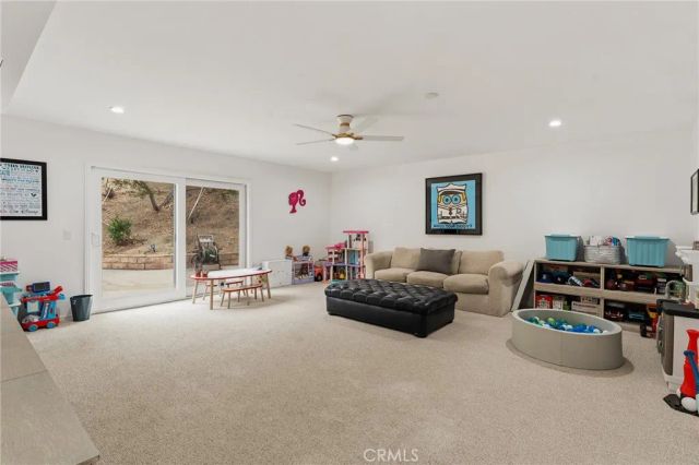5931 Maury Avenue, Woodland Hills, CA 91367
