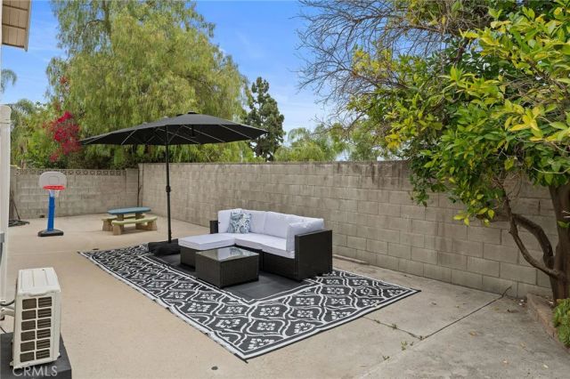 5931 Maury Avenue, Woodland Hills, CA 91367