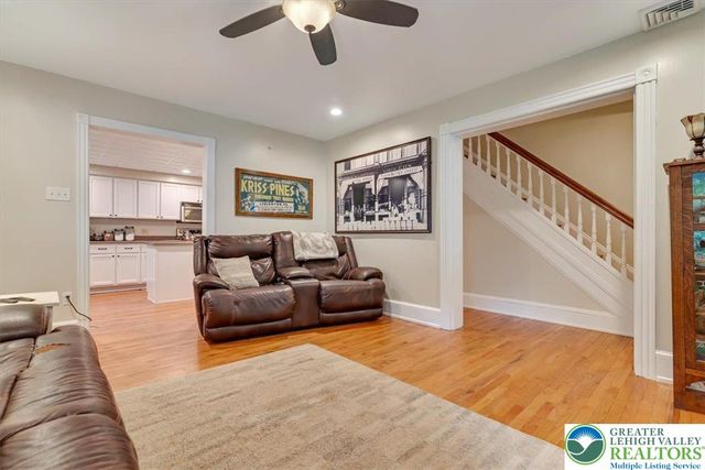 3585 Fairyland Road, Franklin Twp, PA 18235