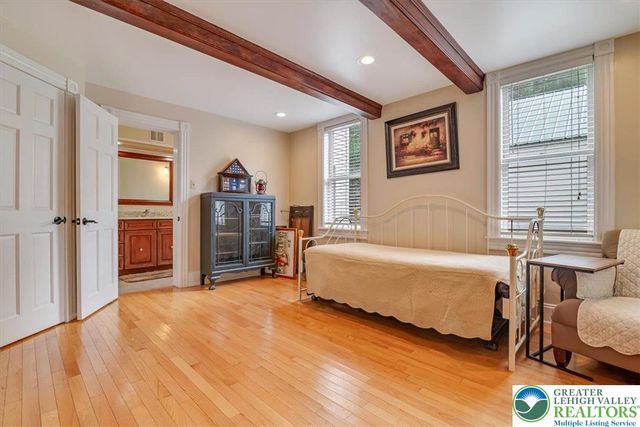 3585 Fairyland Road, Franklin Twp, PA 18235