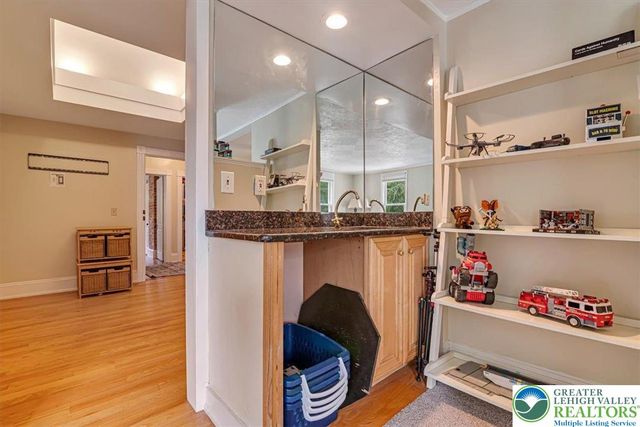 3585 Fairyland Road, Franklin Twp, PA 18235