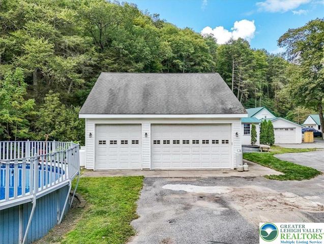 3585 Fairyland Road, Franklin Twp, PA 18235