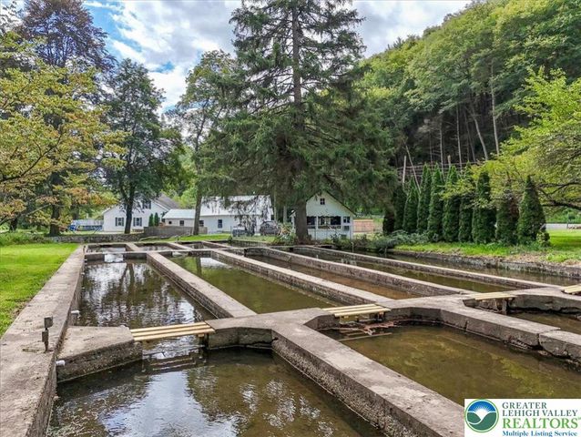 3585 Fairyland Road, Franklin Twp, PA 18235