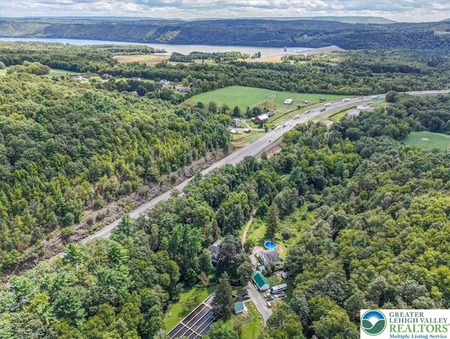 3585 Fairyland Road, Franklin Twp, PA 18235